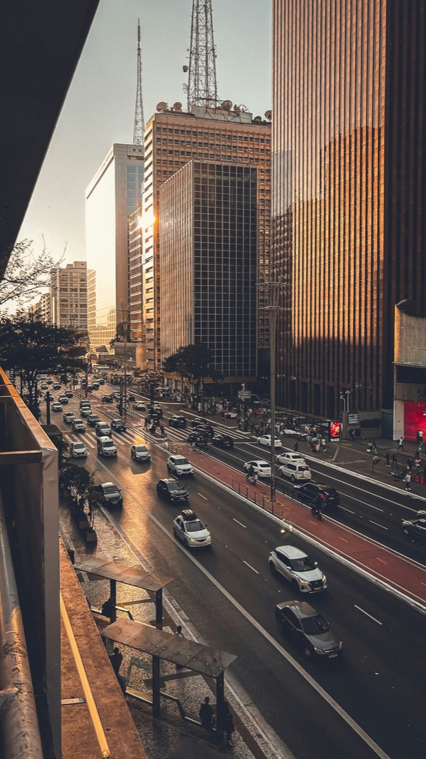 Vista da Avenida Paulista, onde fica a sede do escritório